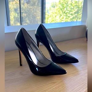BNWT Black stilettos size 7
